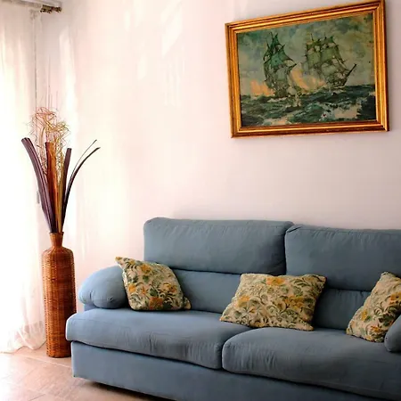 A Stone's Throw From Santa Barbara لقنت